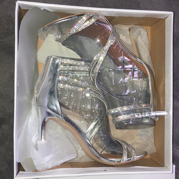 SOLD Steve Madden Heels - Picture 2 of 3